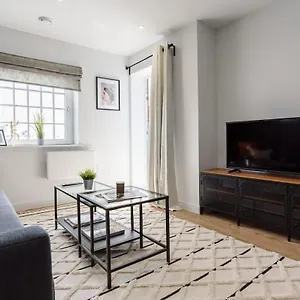 https://modern-apartment-in-cardiff-city-centre.cardiffhotelswales.com