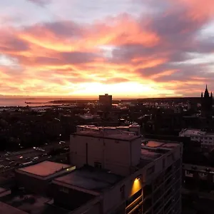 https://near-center-of-aberdeen-with-parking.hotelsaberdeenuk.com